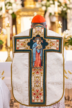 His Eminence Cardinal Raymond Leo Burke Celebrates Pontifical Low Mass, at Our Lady of Mount Carmel Church, July 22 2022 - Newark, NJ