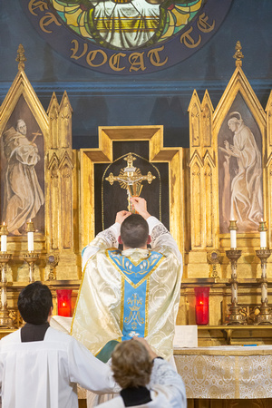 Fr Gregory Zannetti Celebrates Sung Votive Mass of the Holy Name of Jesus at Shrine Chapel of the Blessed Sacrament, 1-18-22 - Raritan, NJ